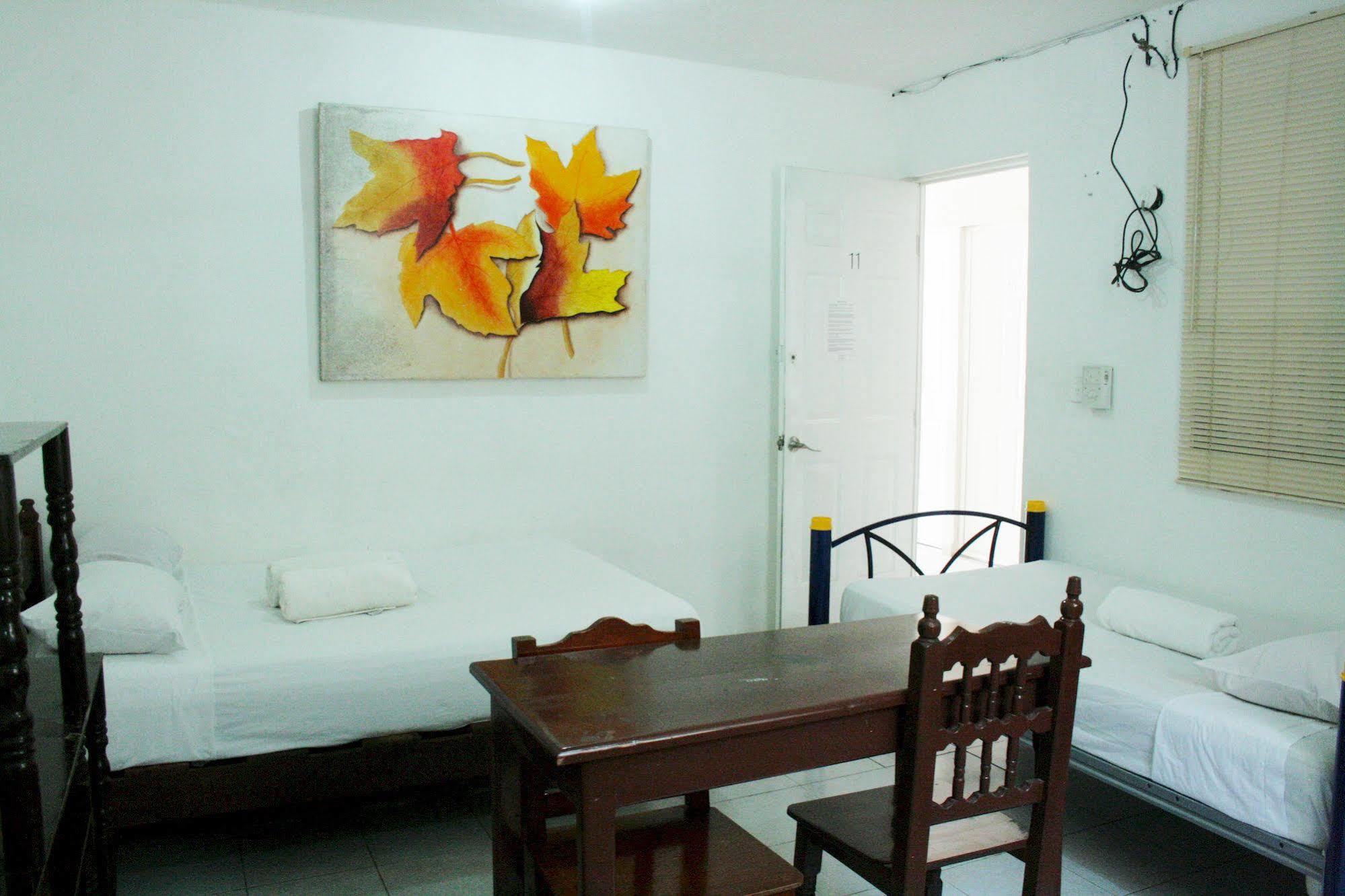 The Yak Hostel Playa del Carmen Exterior photo