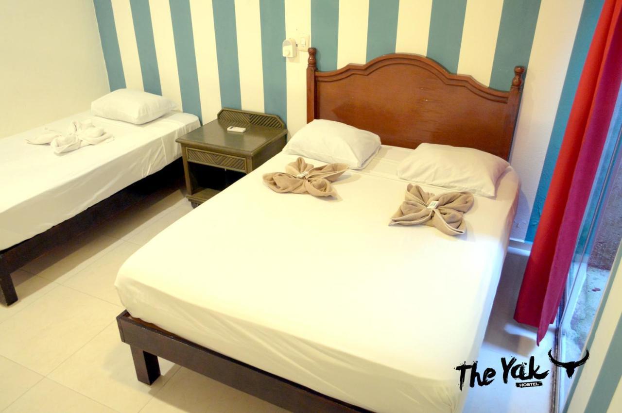 The Yak Hostel Playa del Carmen Exterior photo