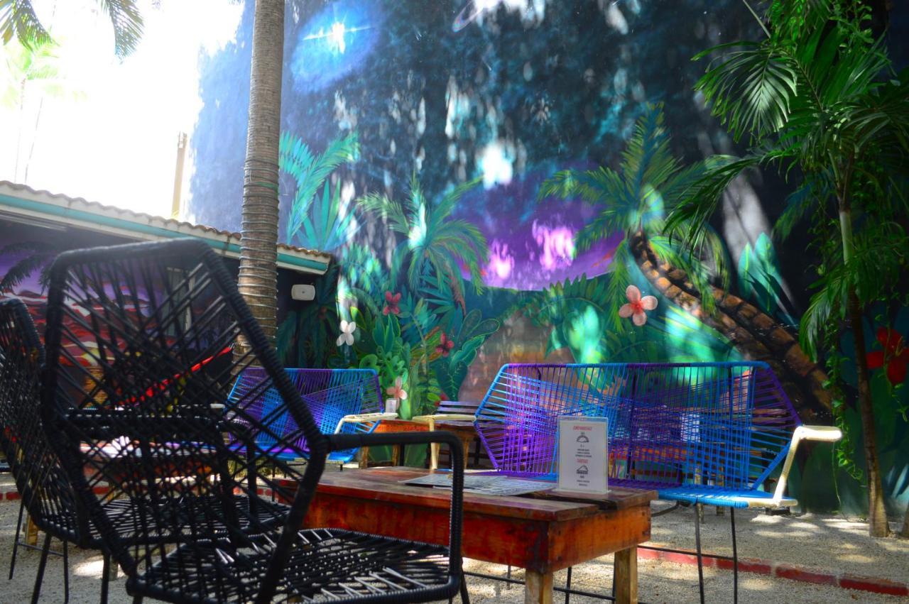 The Yak Hostel Playa del Carmen Exterior photo
