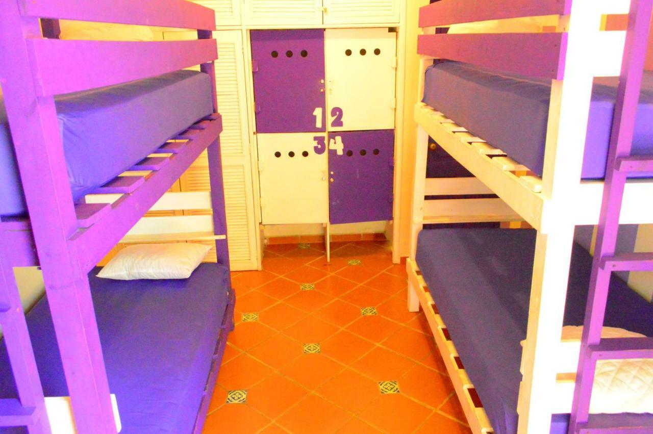 The Yak Hostel Playa del Carmen Exterior photo
